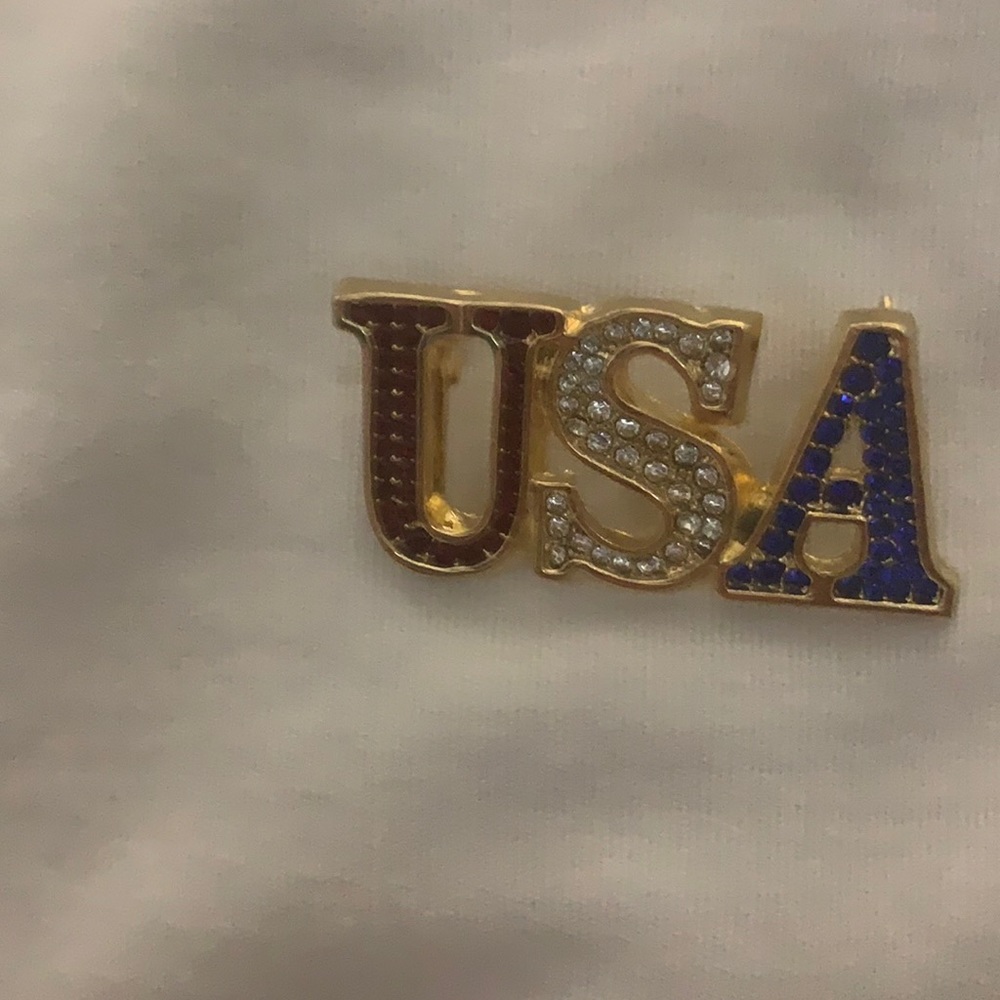 🇺🇸🇺🇸 $5 or 5 for $20 Patriotic USA pin Bundle with other USA jewelry items